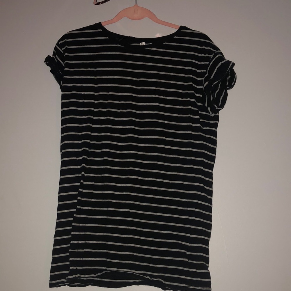 🖤H&M🤍Black and White Striped Short Sleeve Tee